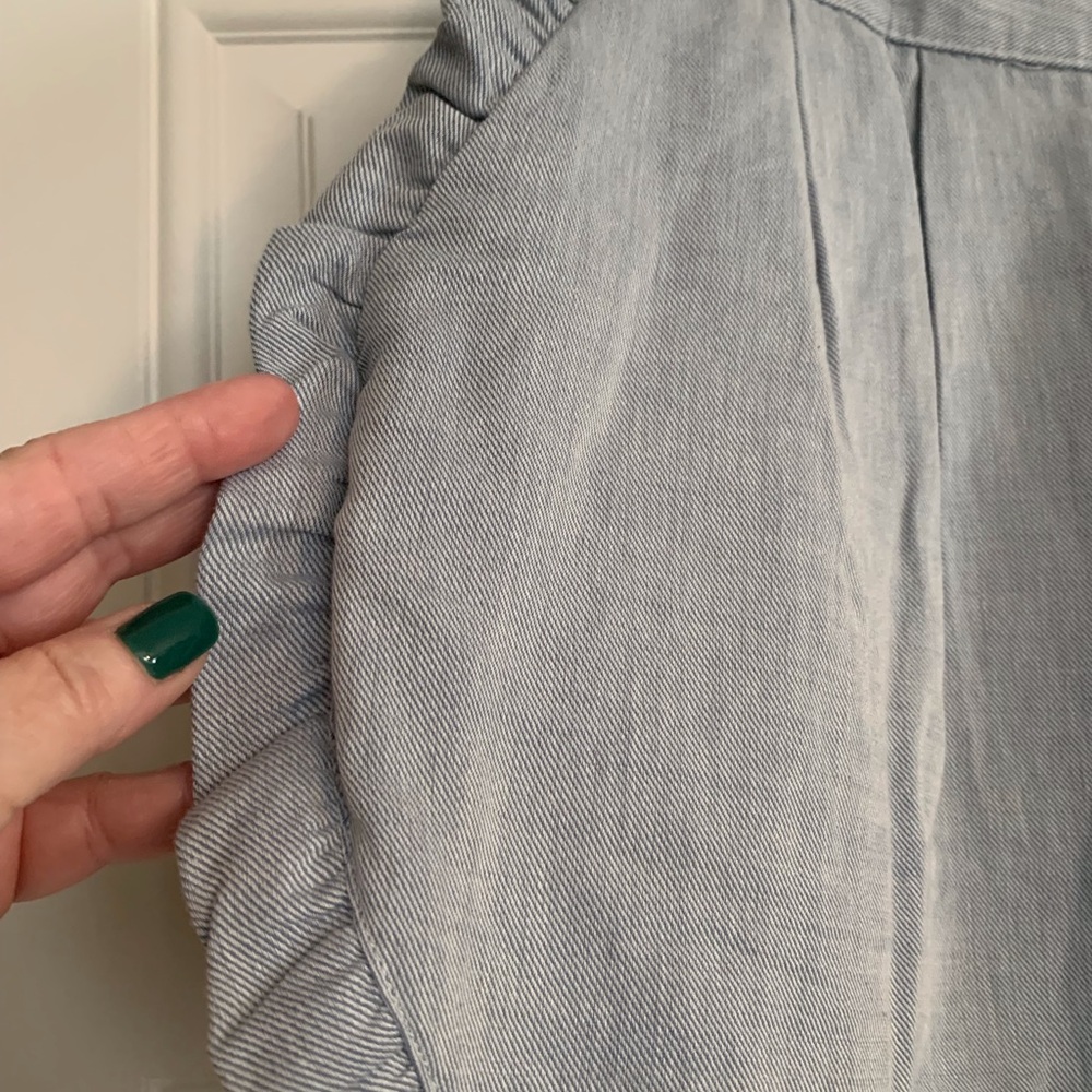 NWT High Rise shorts with Ruffle Detail - Picture 5 of 5